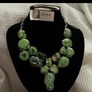 NWOT Druzy Agate Statement Necklace